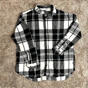 Old Navy Black & White Boyfriend Flannel